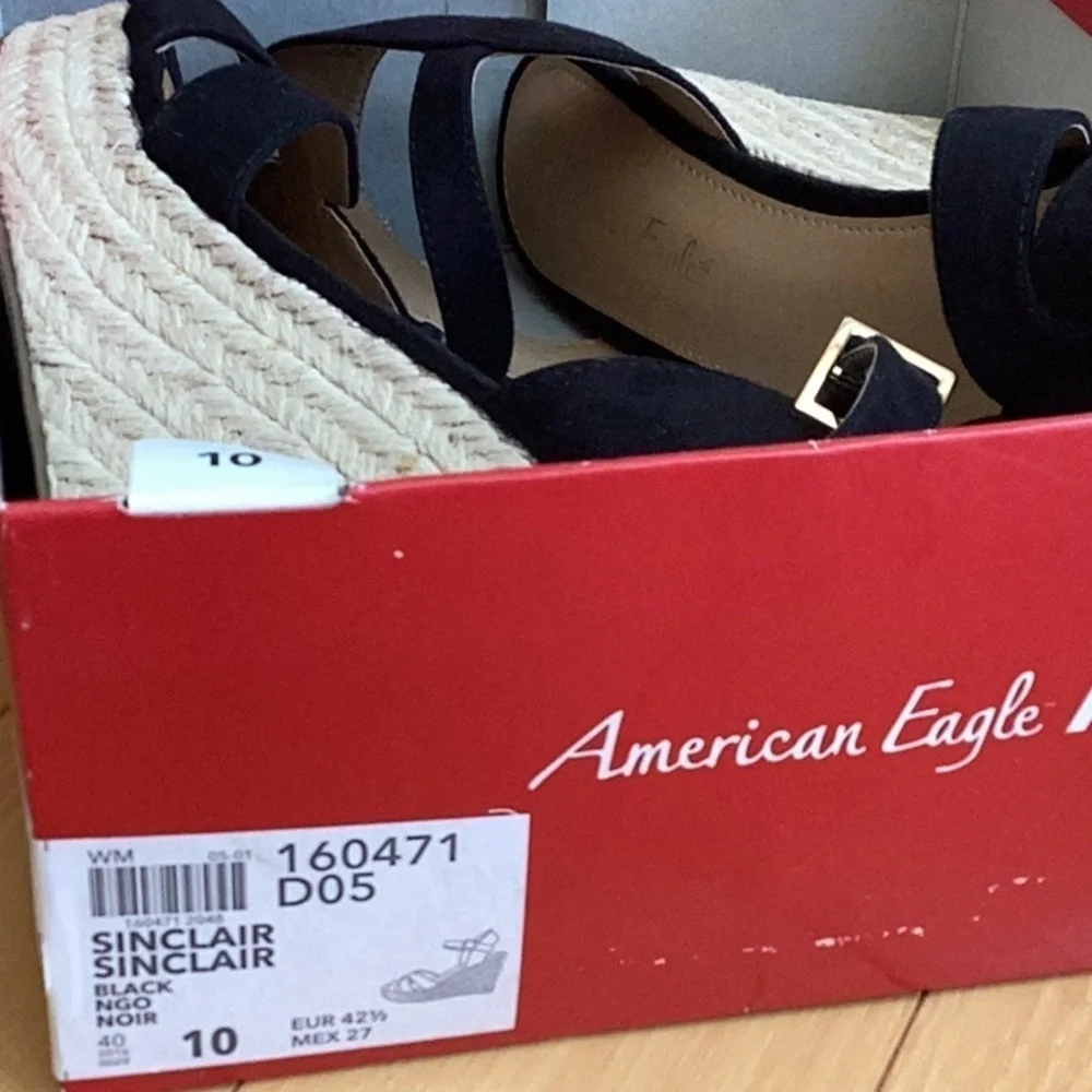 American Eagle by Payless, black fabric espadrille, open toe wedges. Women’s 10
